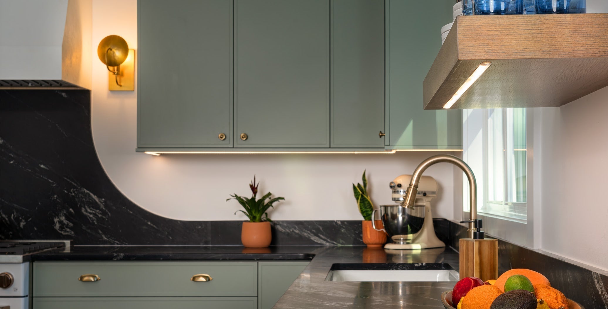 Under cabinet lighting