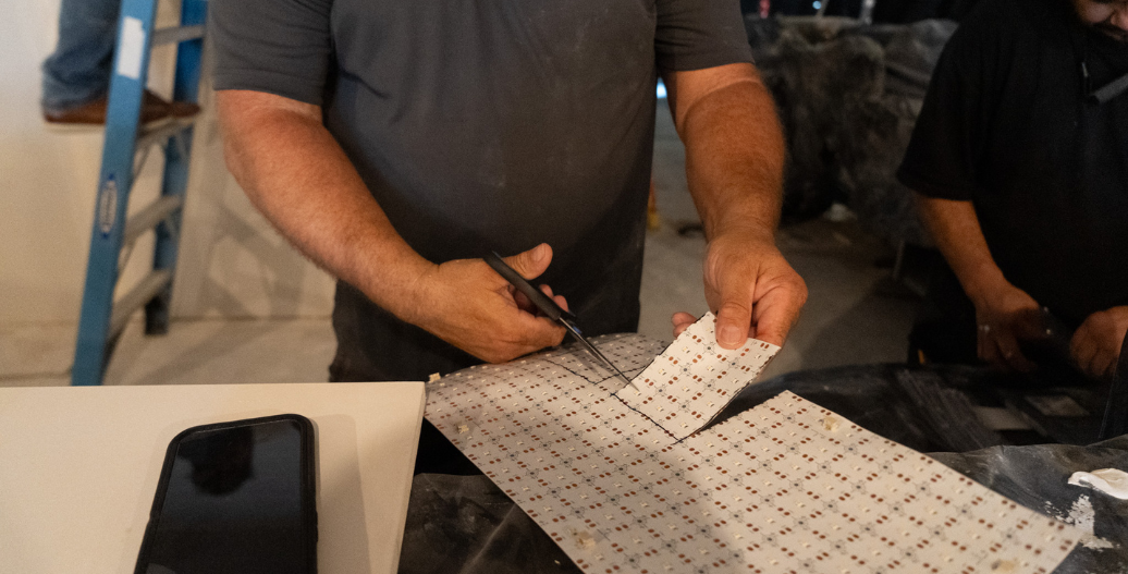 Cutting a light sheet