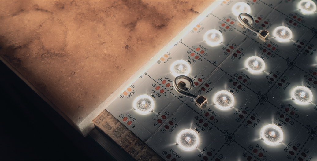 Light sheet peeking through counter