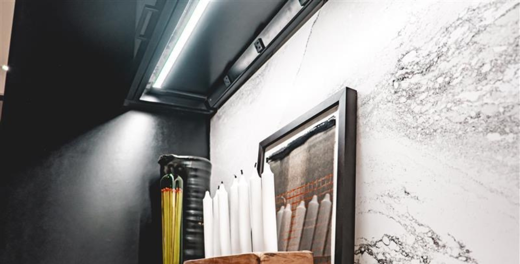 Aluminum mounting channel