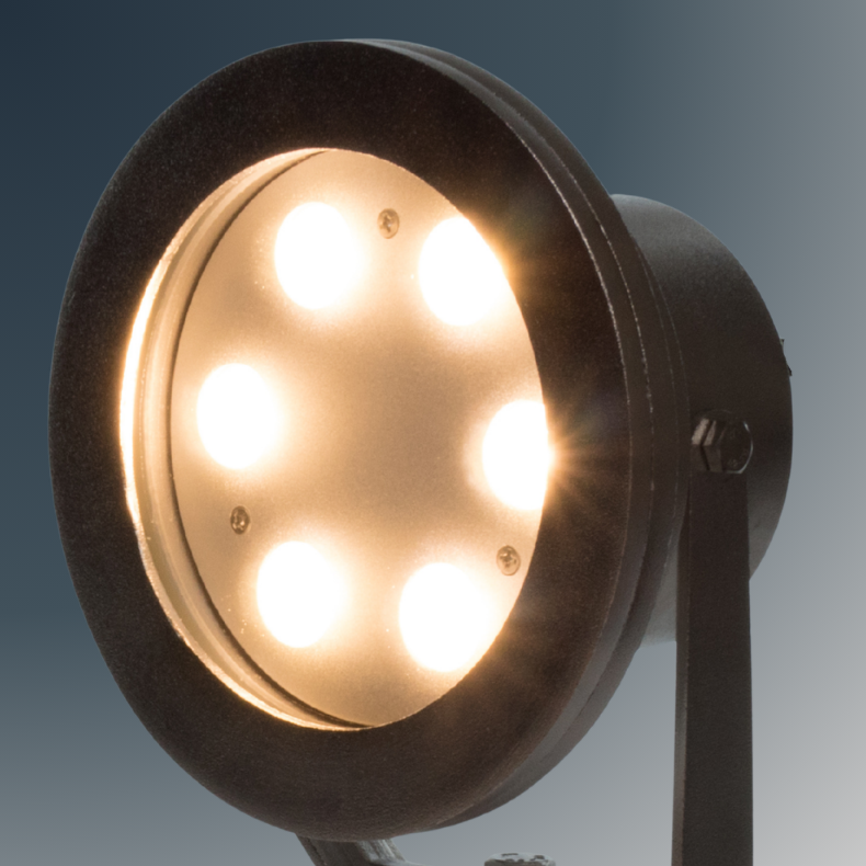 <strong>TRIPOD LIGHTS</strong>