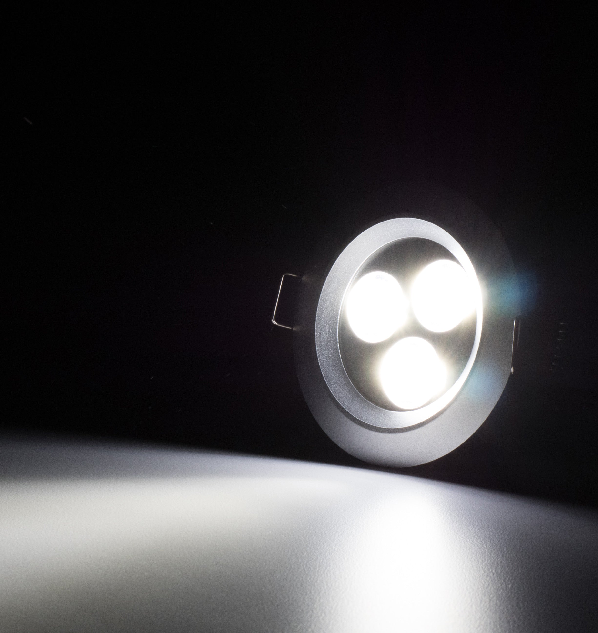 3.5" LED Recessed Light for Flat or Sloped Ceilings - Ultra Bright (9W) 2-7/8" Cut Out Size