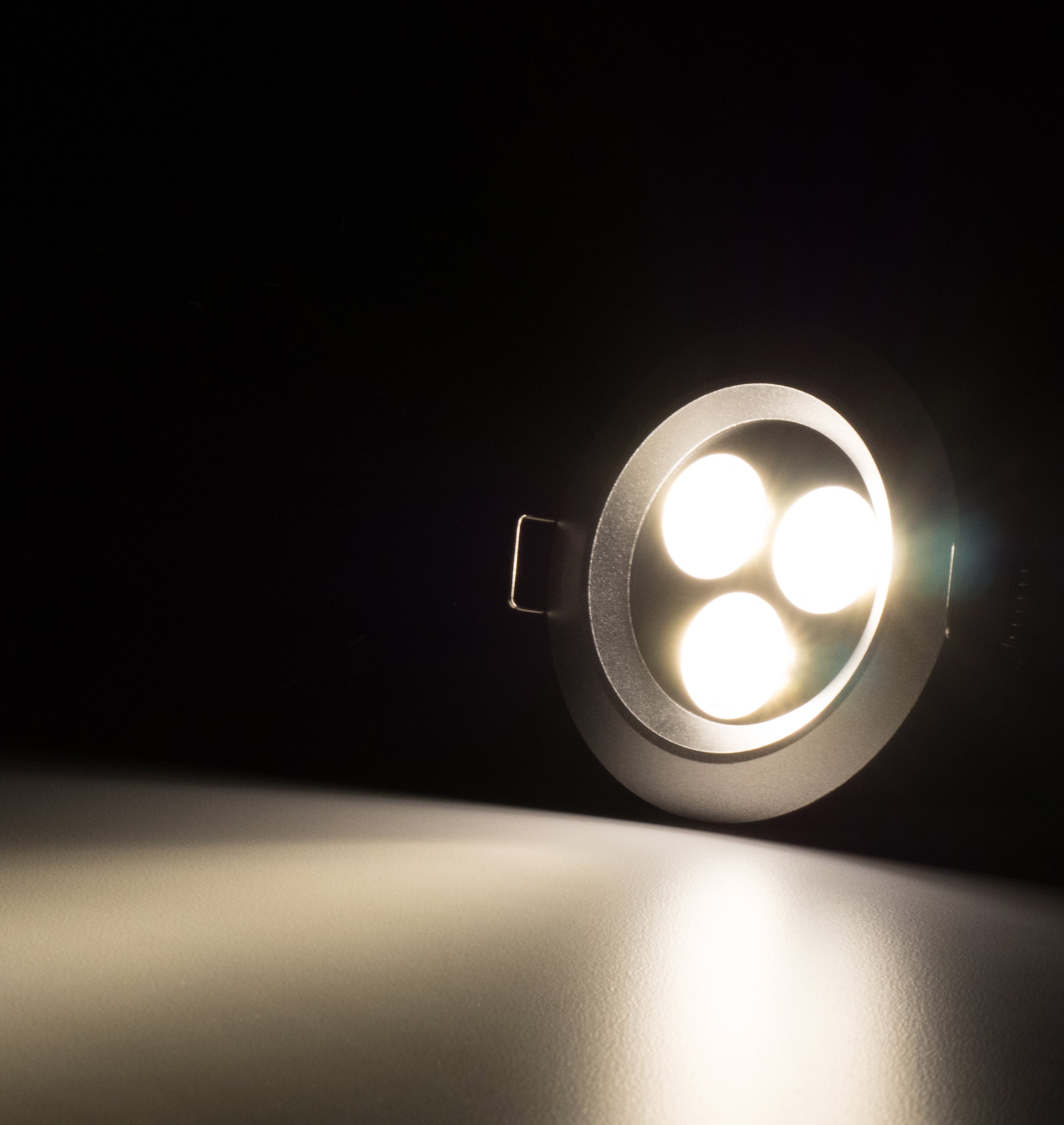 3.5" LED Recessed Light for Flat or Sloped Ceilings - Ultra Bright (9W) 2-7/8" Cut Out Size