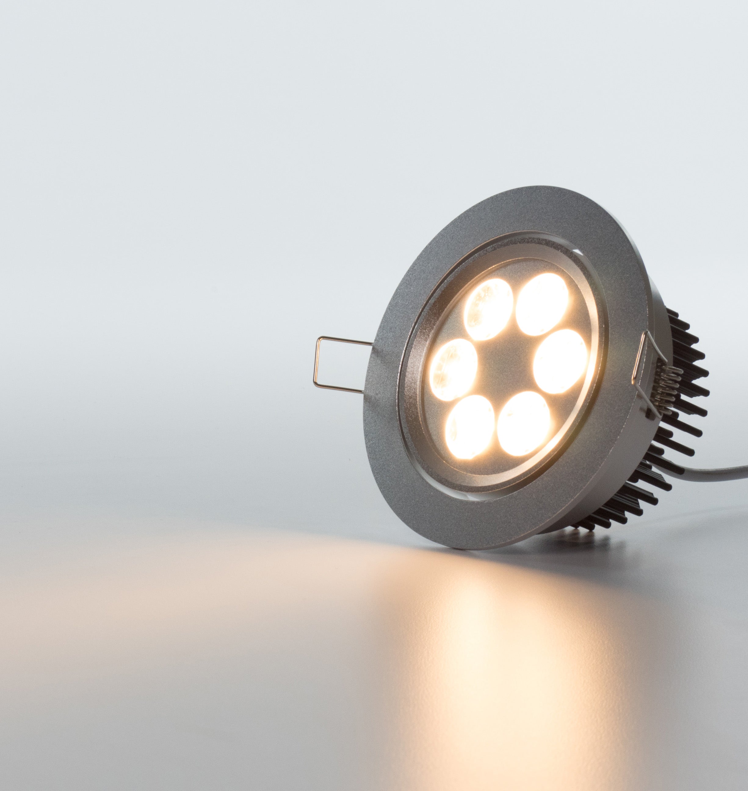 4.2" Recessed Light for flat or Sloped Ceilings 6 LED - 6W 3-5/8" Cut Out Size